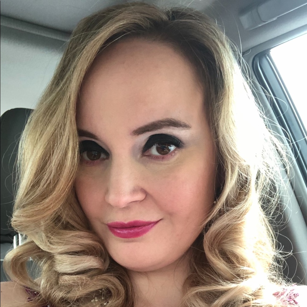 Meet your Posher, Leah